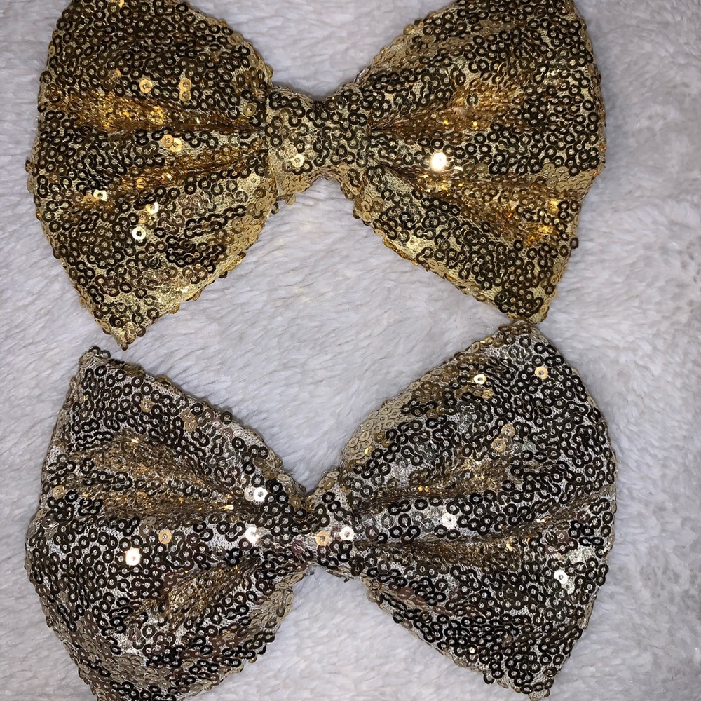gold and yellow bows